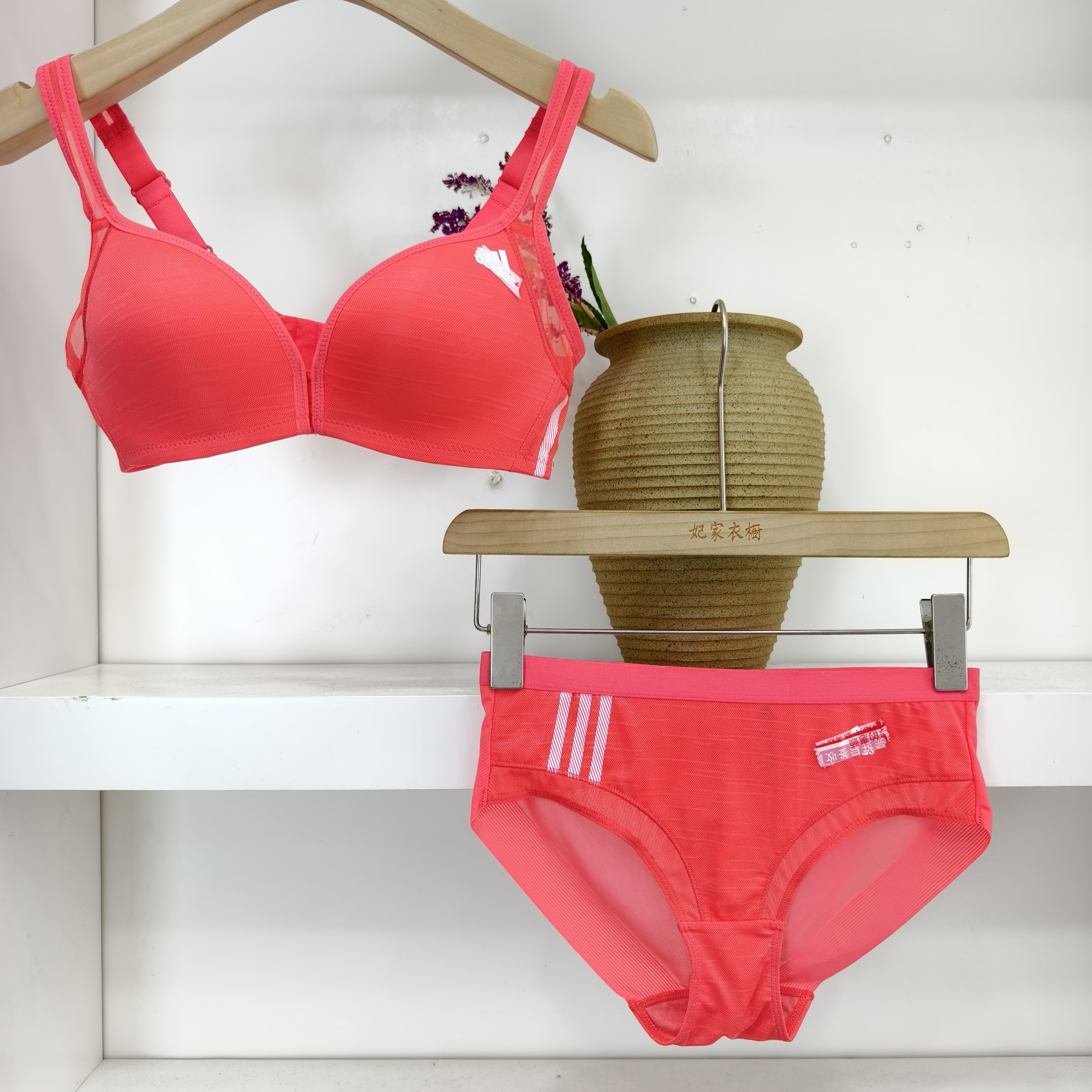 Ad运动无钢圈25新出口韩国原单性感包臀女文胸内裤三角裤内衣套装