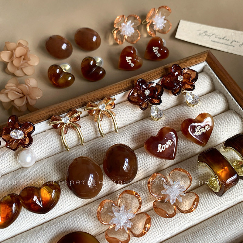 美拉德咖色复古琥珀色几何花瓣珍珠耳坠气质时尚无耳洞蚊香夹耳环