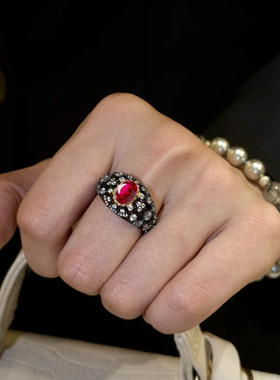 中古风满天星鸽血红复古红宝石戒指女轻奢高级感气质宽版黑色指环