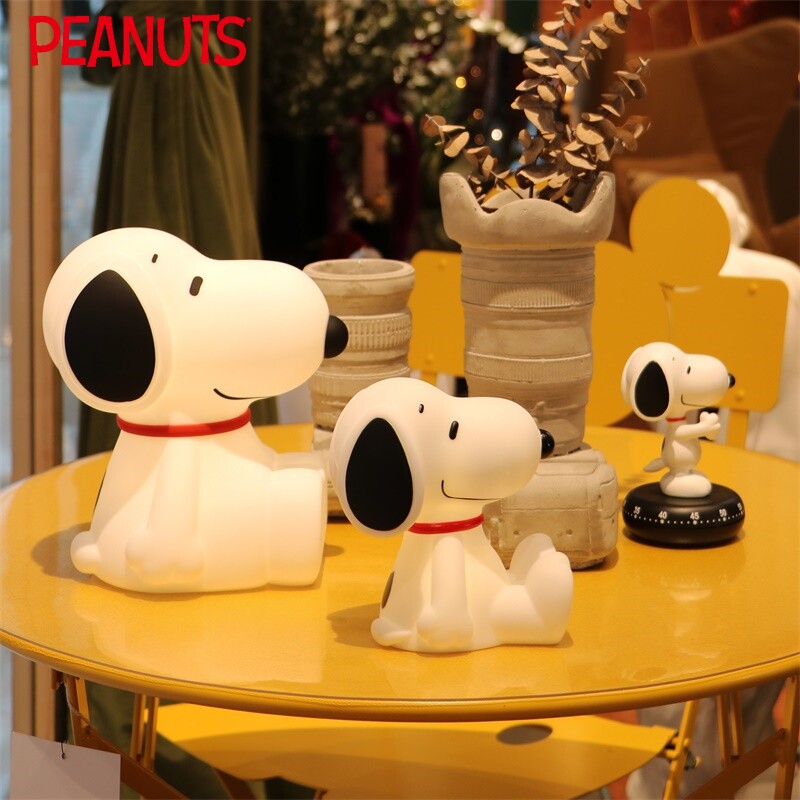 史努比夜灯手办snoopy拍拍灯节能阅读床头氛围触控灯男女卡通灯具儿童