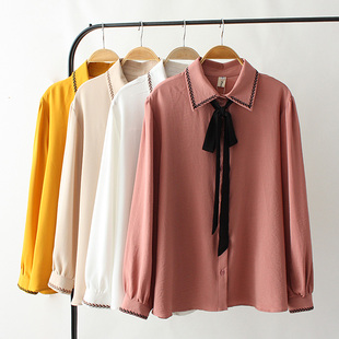 大码女装打底衫2023春新款加大码小清新领口袖口麦穗刺绣飘带衬衫