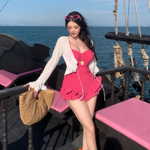 微胖女孩遮肉显瘦海边度假温泉泳装 2026新款 纯欲风泳衣女连体大码