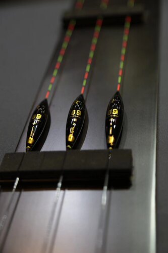 小小鲫瓜黑金妖娆孔雀羽浮漂黑坑鲤鱼休闲野钓醒目硬尾鱼漂