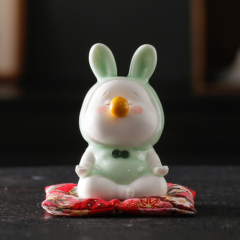 可爱卡通吹气球小兔子青瓷打坐兔兔茶宠摆件家居客厅桌面萌宠装饰