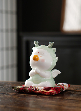 创意龙宝宝陶瓷工艺品送礼可爱打坐小飞龙茶宠摆件客厅桌面装饰品