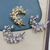 羽毛胸针高档女胸花设计感小众款 珍珠毛衣别针西装 精致大徽章奢华