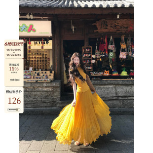 吃绿色菜【芒夏】设计感坑条肌理宽松无袖针织背心外穿姜黄色上衣