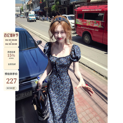 法式短袖超显白藏蓝色碎花长裙