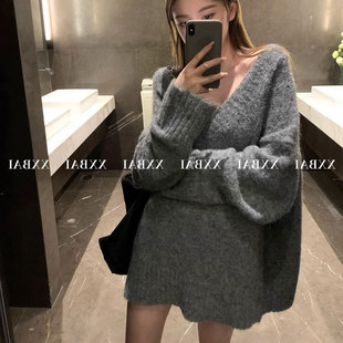 秋冬新款宽松疏离感穿搭大v领套头毛衣女小个子中长款加厚针织衫
