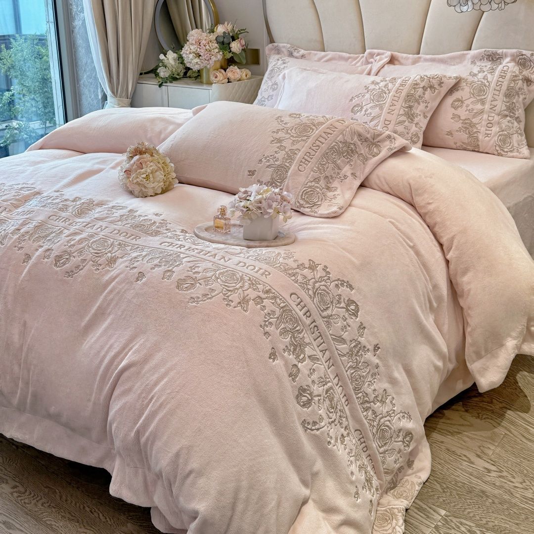 冬季牛奶绒四件套保暖珊瑚绒刺绣被套双面加绒加厚三件套床上用品