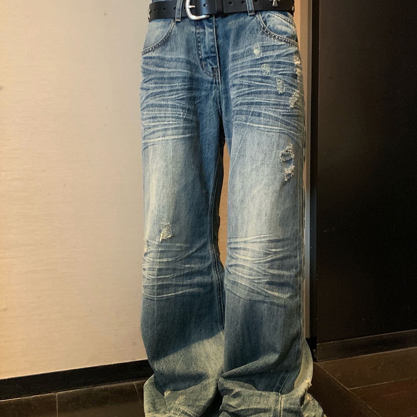 水洗蓝磨白低腰牛仔裤女宽松款