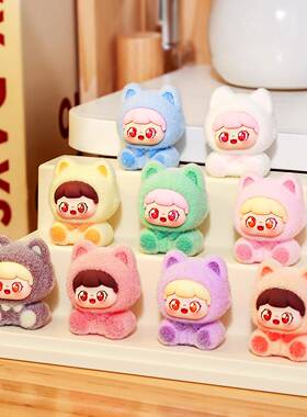 可爱植绒坐姿猫猫潮玩萌粒公仔高级感桌面迷你摆件幼儿园毕业礼物