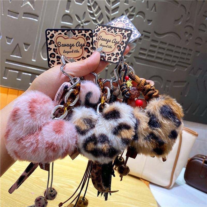 可爱豹纹爱心毛球钥匙扣心形包包挂饰个性桃心毛绒汽车钥匙挂件