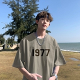 卡其色