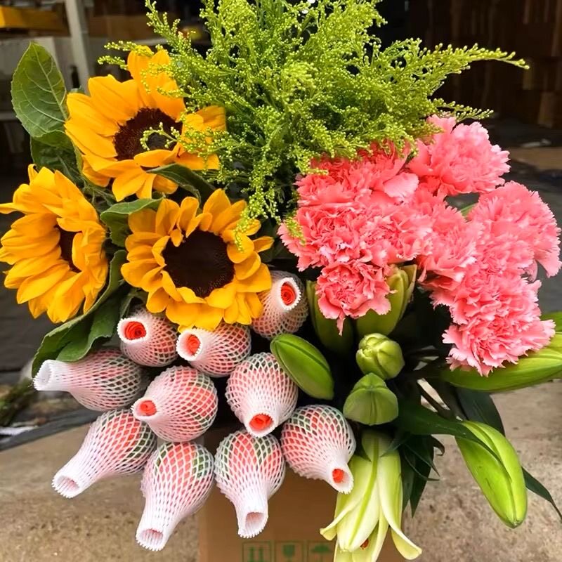 【鲜花4件套9.9】基地鲜花香水百合玫瑰康乃馨向日葵花束现摘现发