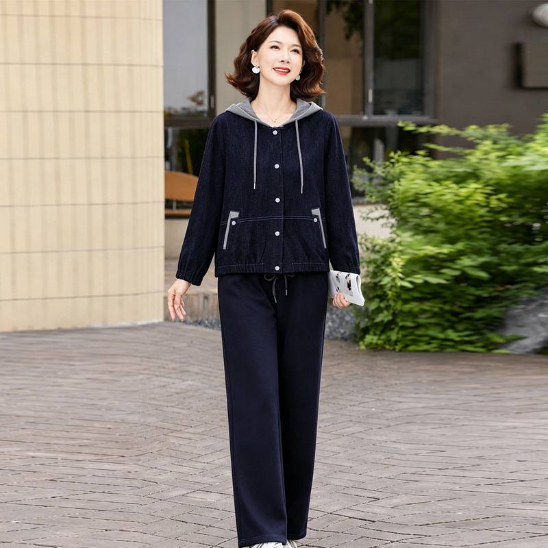 专柜官方妈妈秋装新款时尚牛仔套装中年女装连帽外套休闲直筒裤百