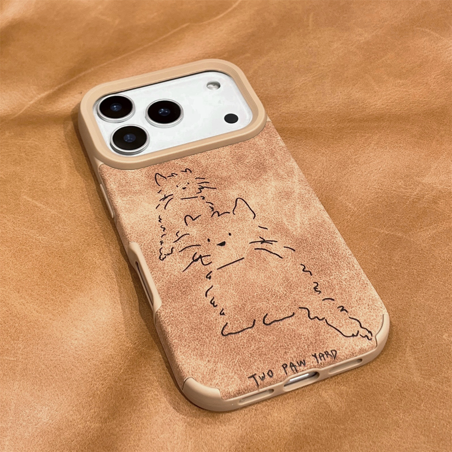 适用苹果17/华为Pura70/小米17/OPPO Reno13/VIVO X200简约线条小猫仿麂皮手机壳iPhone14/16Promax美拉德色