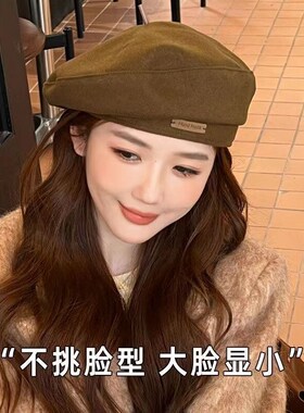 黑色贝雷帽显脸小画家女
