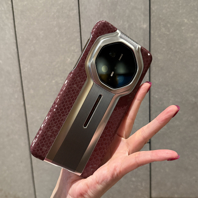 适用华为Mate70rs手机壳新款皮质手机壳华为mate60rs非凡大师保时捷保护套简约高级超薄手感红色蛇纹