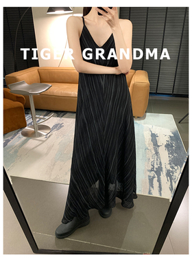 大奇TG【视觉显瘦】内收线条-度假风吊带连衣裙高级设计感气质