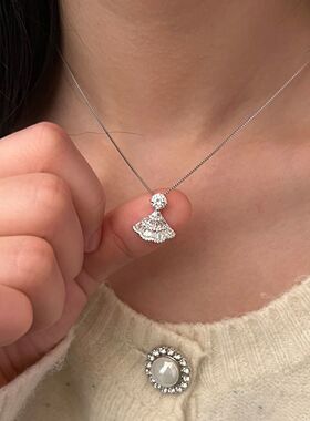 公主的裙摆项链女款2026新款轻奢爆闪颈链吊坠配饰