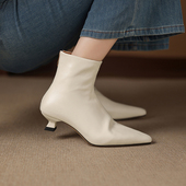超软羊皮小短靴女法式 细跟中跟真皮软皮尖头白色洋气瘦瘦靴小猫跟