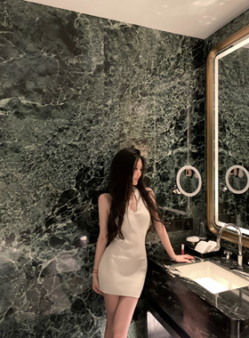 Yumeo钰 雨后花园～挂脖针织连衣裙性感设计包臀裙