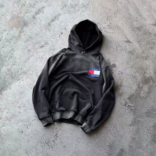 False Perception25FW Tommy裂纹印花水洗黑连帽卫衣