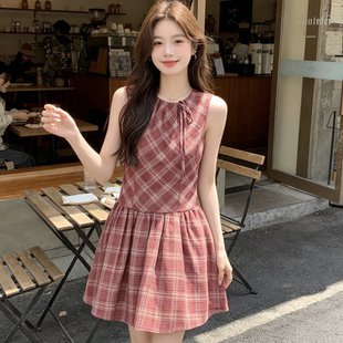 韩系复古格纹无袖连衣裙女 2026夏季新款收腰显瘦设计感气质短裙