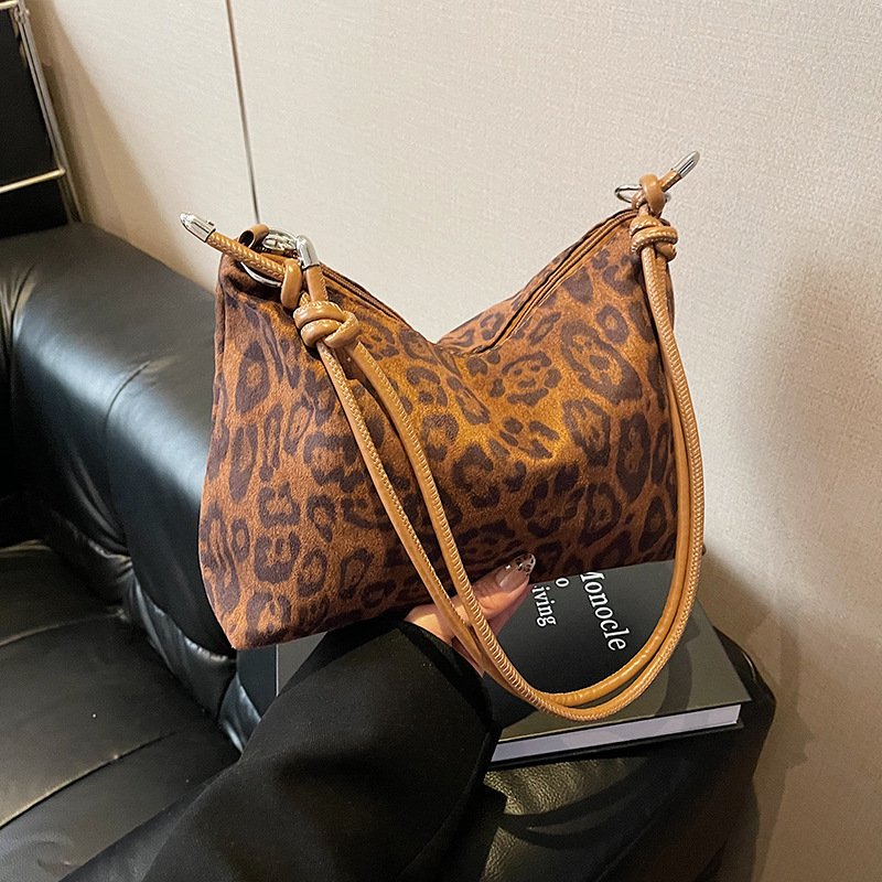 新款时尚潮流麂皮绒2024韩版简约