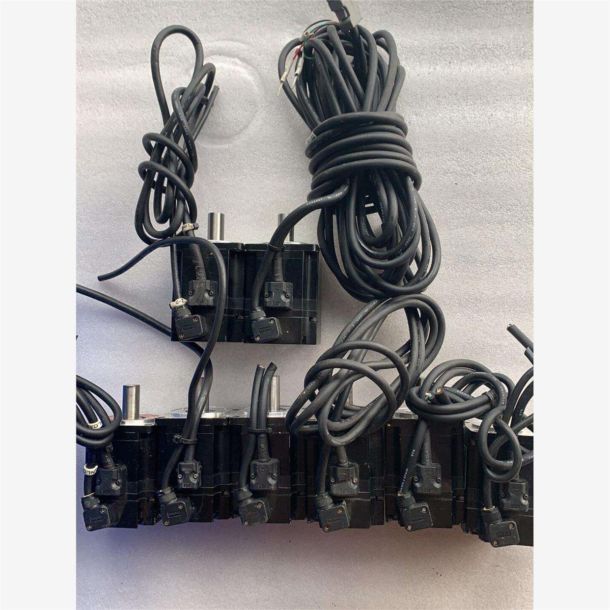 议价直拍不发：安川五代伺服电机SGMJV-02ADL21 200W