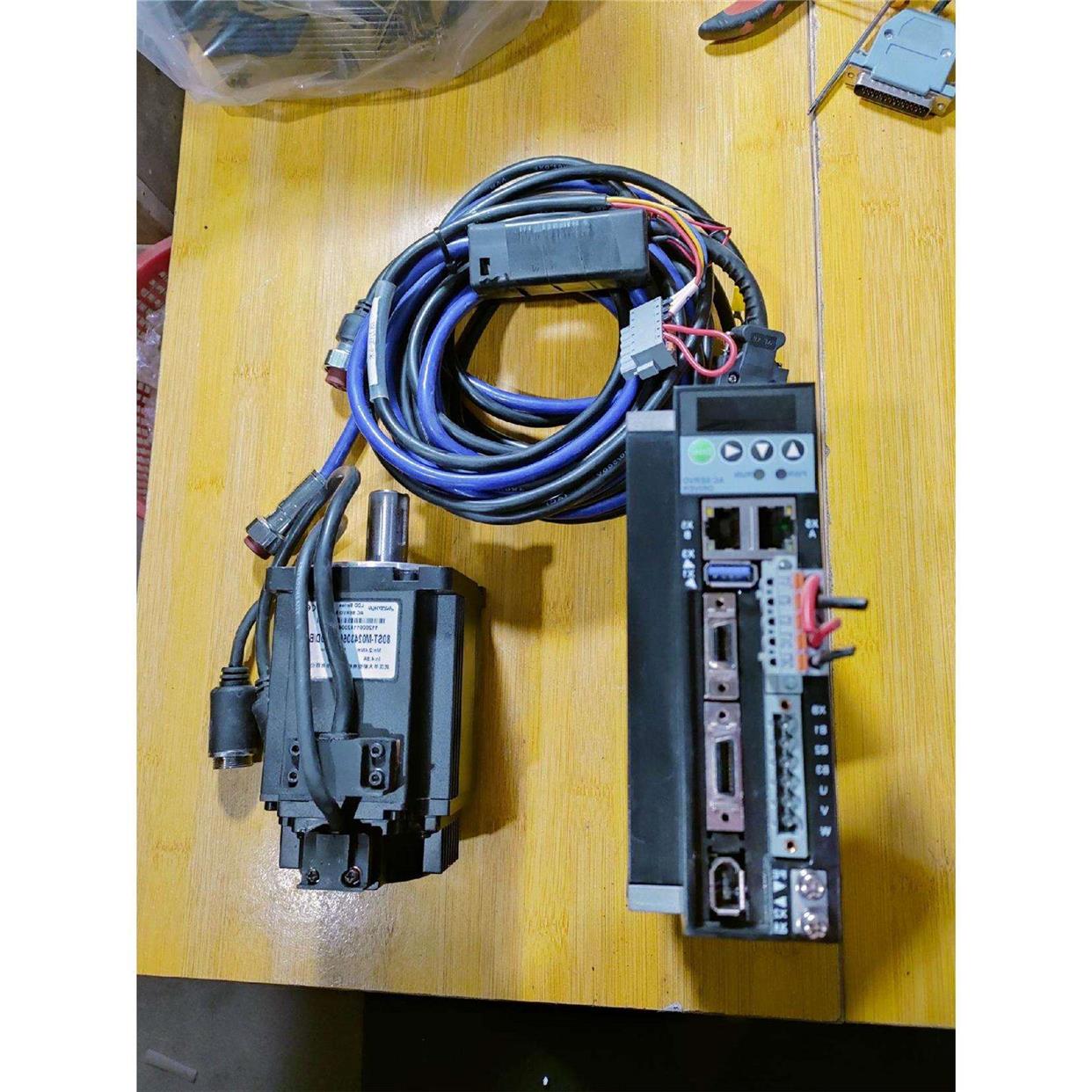 议价直拍不发：非标价驱华大伺服动器配电机型号 TSVB-EA015L-E02