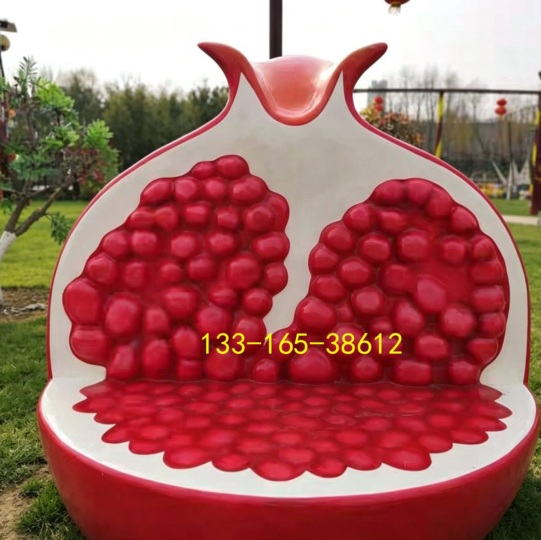  树脂纤维石榴IP休闲凳子农庄水果主题雕塑户外打卡景观椅子模型