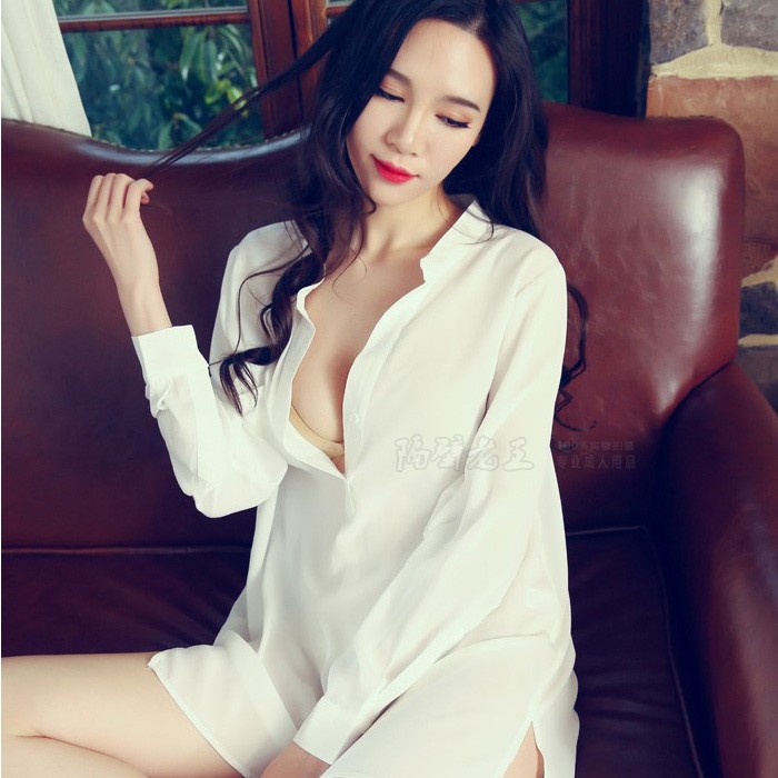韩版衬衫可爱小清新诱人女夏性感睡衣风双g字母 漏锁骨长款可外穿