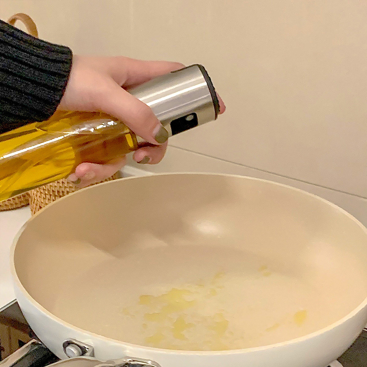 德国喷油壶雾化玻璃油喷壶厨房空气炸锅喷油瓶食用油喷雾状油壶