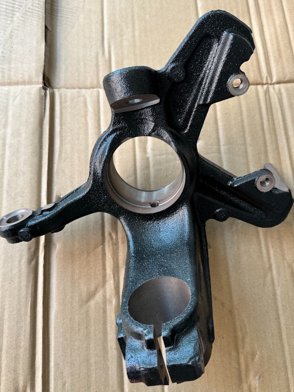 新桑塔纳新捷达昕锐新老polo羊角牛腿前轮轴承座支架分泵支架