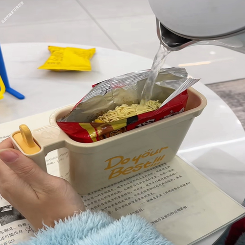 袋装泡面碗旅行高铁神器