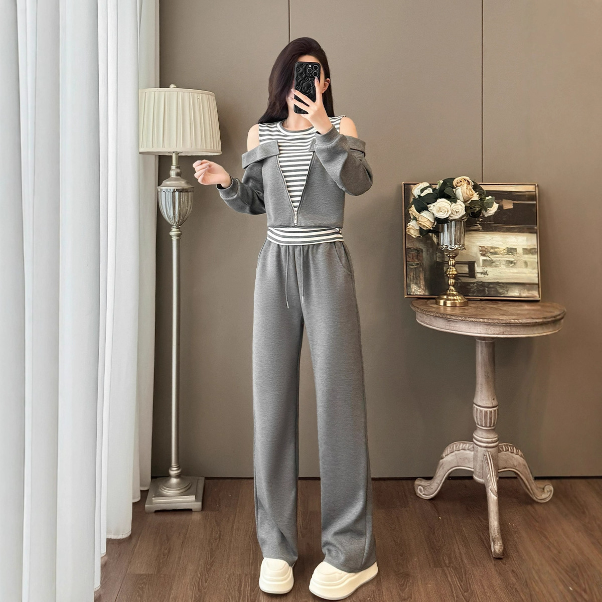 休闲运动套装女春秋时尚气质设计感小众露肩假两件卫衣两件套显瘦