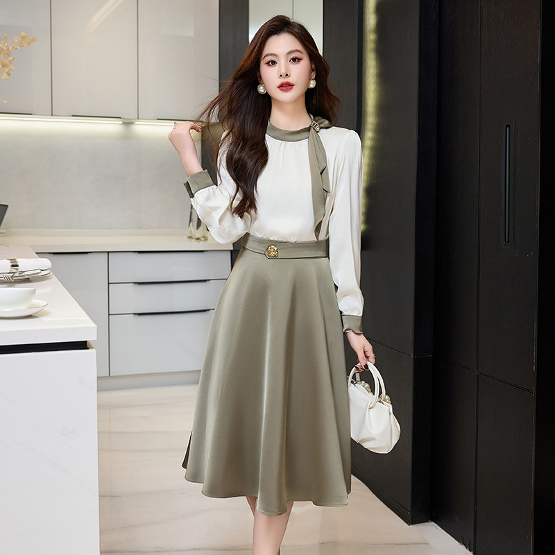 2025年秋季新款气质时尚简洁大方温柔风高腰A字两件套裙潮流百搭