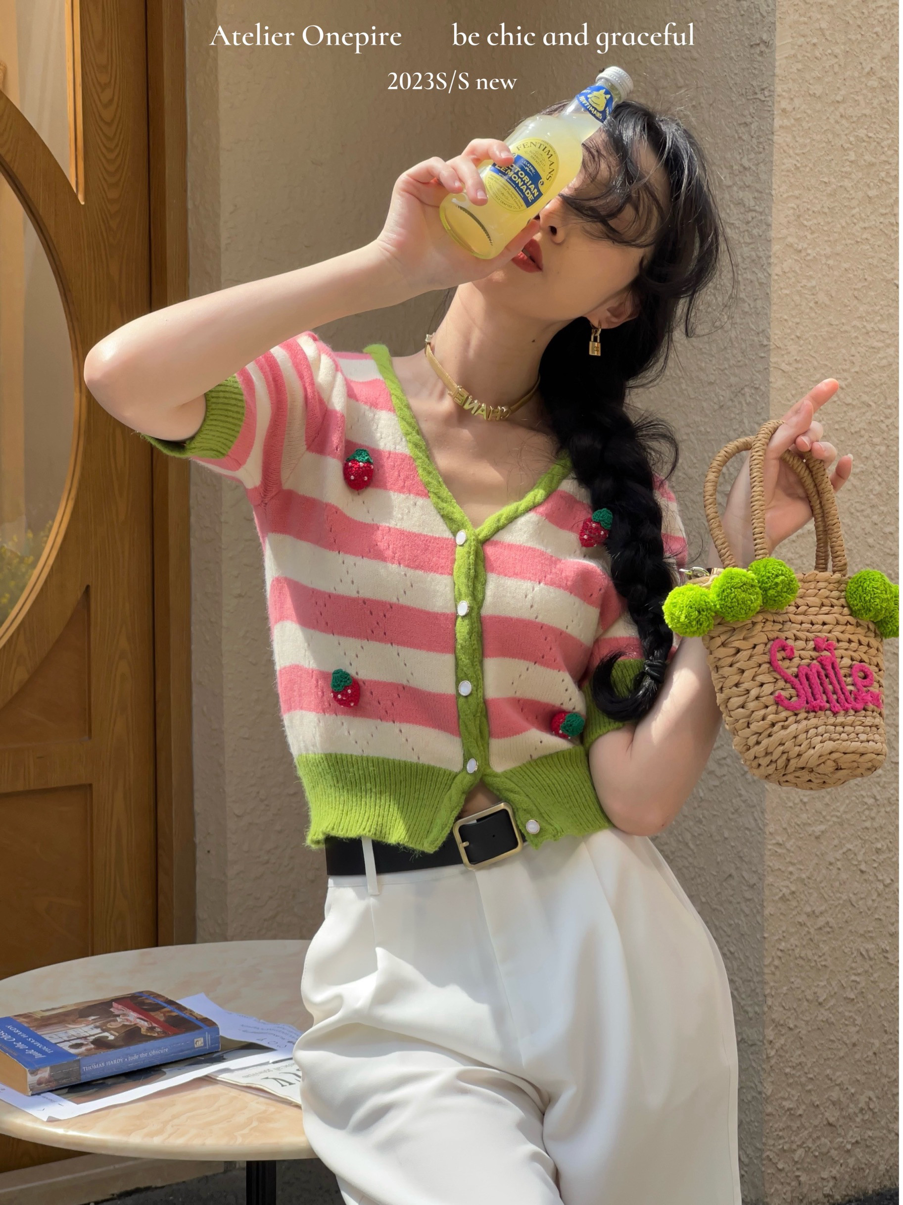 甜美草莓V领针织短袖t恤女夏季设计感小心机条纹镂空短款露脐上衣