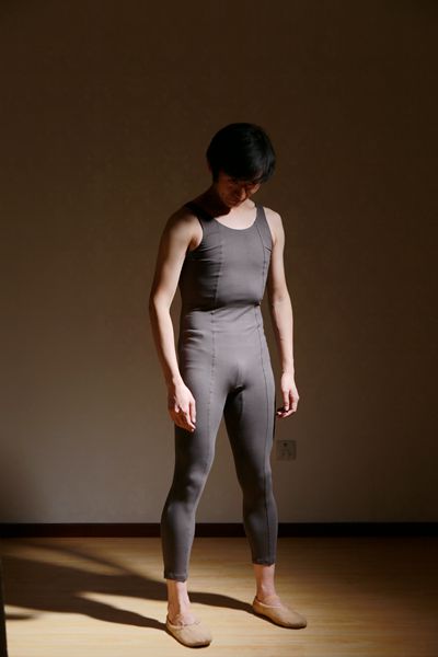 男生芭蕾舞连体服连体背心八分裤深灰色LYCRA莱卡特价