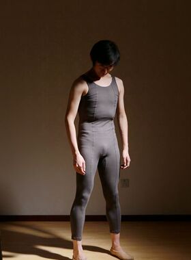 男生芭蕾舞连体服连体背心八分裤深灰色LYCRA莱卡特价