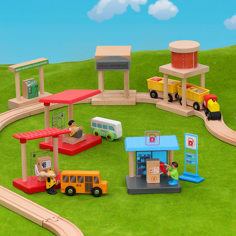 特价木制火车轨道散件兼容磁性木质加油站火车益智拼装玩具2岁