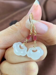 天然和田玉白玉如意耳坠一级白色泽油亮水头极好性价比高支持检测