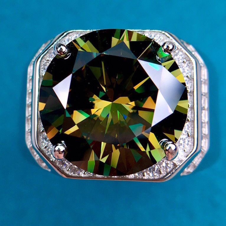 然10克拉爆款莫桑钻戒指18K霸气男款五彩缤纷绿莫桑八心八箭切