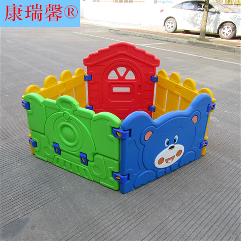 塑料幼儿园玩具海洋球滑梯防护栏
