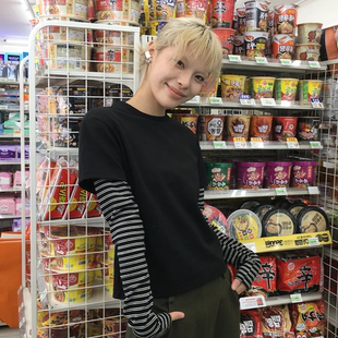 长袖 撞色条纹圆领套头修身 春夏设计感假两件打底衫 T恤女 现货