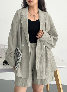 CV大码女装 休闲宽松肌理感薄款贝壳扣西装外套短裤两件套2026夏