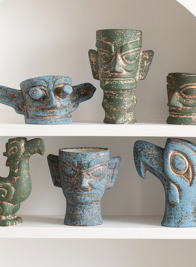 三星堆人像鸟雕塑陶瓷花器摆件