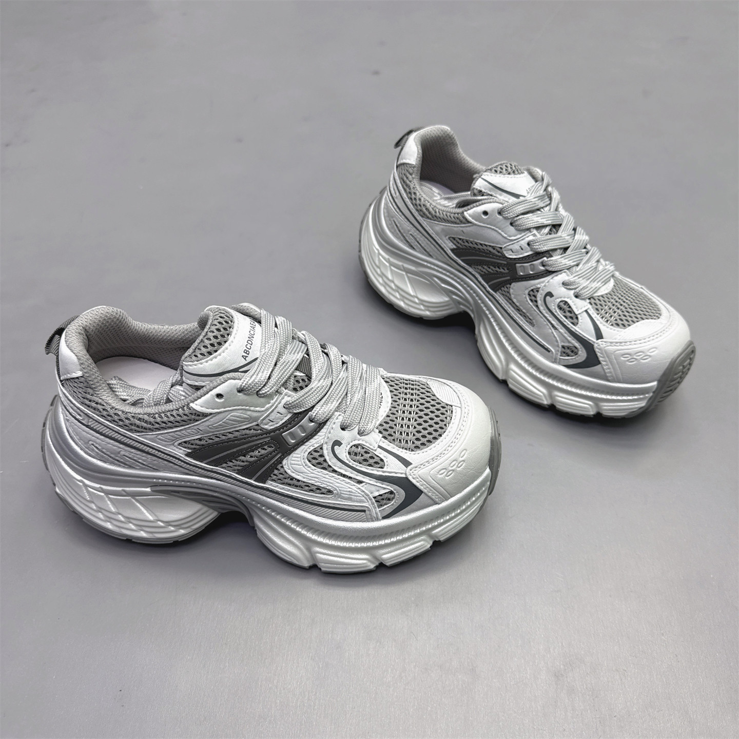 真皮女鞋2026春新款厚底增高6CM显脚小巴黎老爹鞋跑步运动休闲鞋